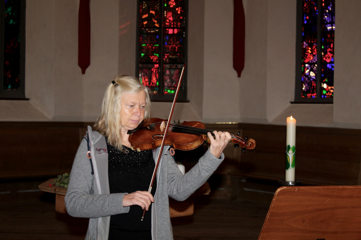 Bild 1 Violine und Orgel.jpg