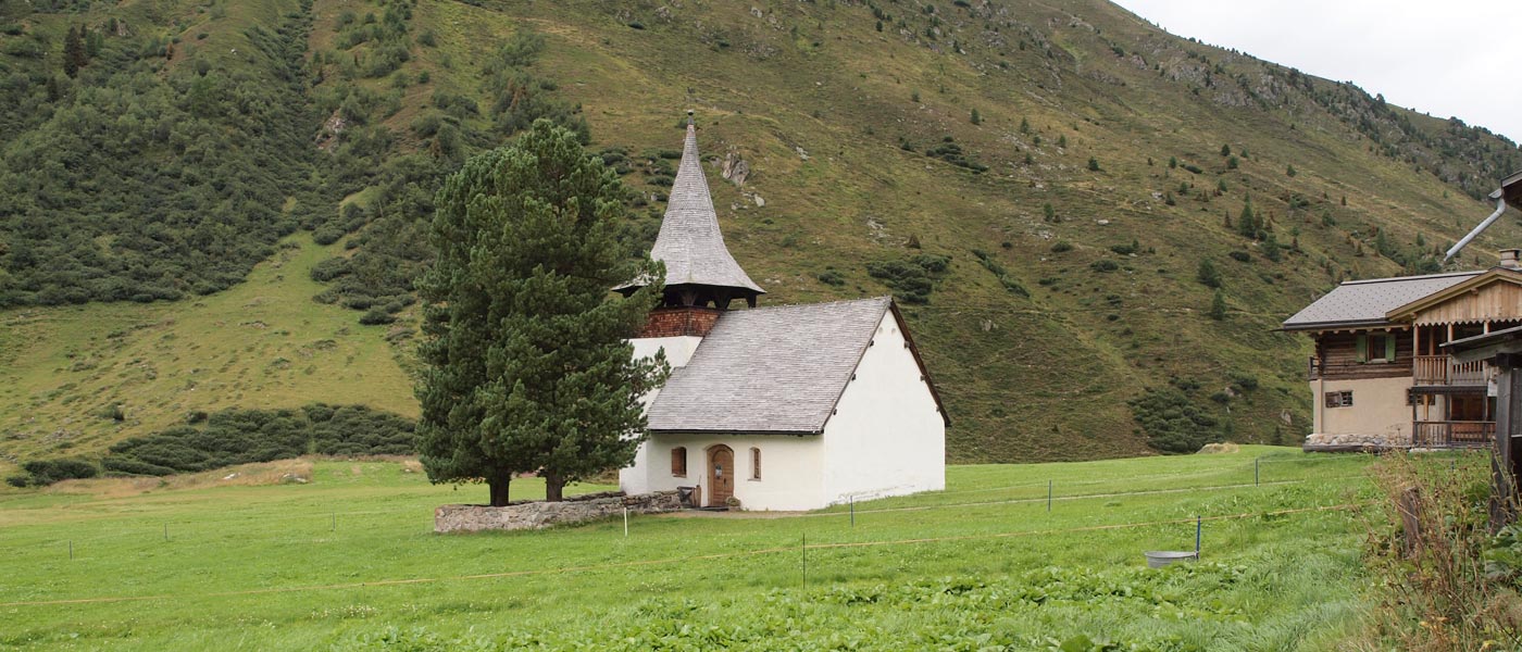 Kirche Sertig