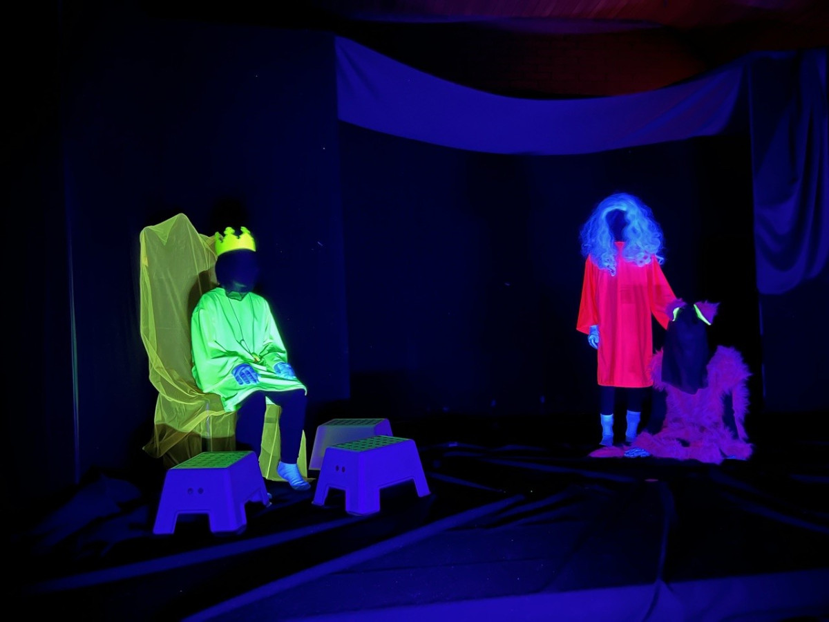 schwarzlichttheater_2025_5.jpg