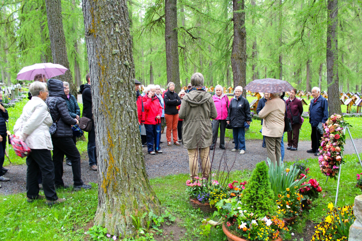 Ausflug Waldfriedhof – 19787.jpg